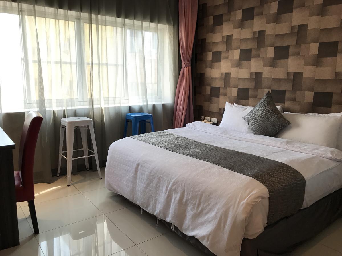 Boston Plus Hotel Chiayi City Exterior photo